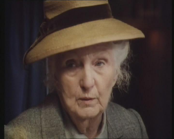 Кадр из фильма Мисс Марпл: Зеркало треснуло / Miss Marple: The Mirror Crack'd from Side to Side (1992)