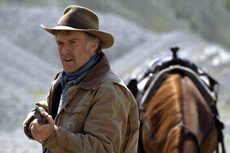 Кадр из фильма Незаконченная жизнь / An Unfinished Life (2005)