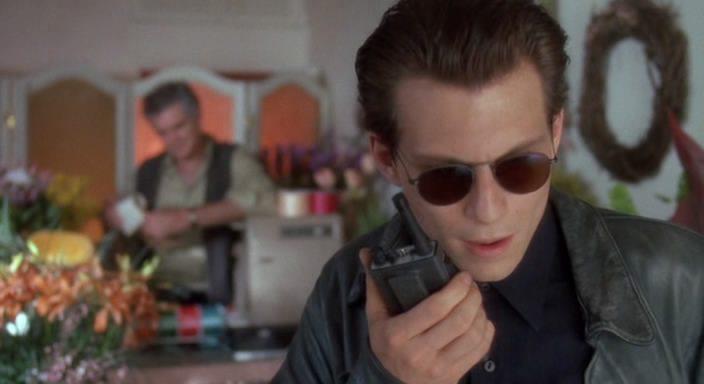 Кадр из фильма Каффс / Kuffs (1992)