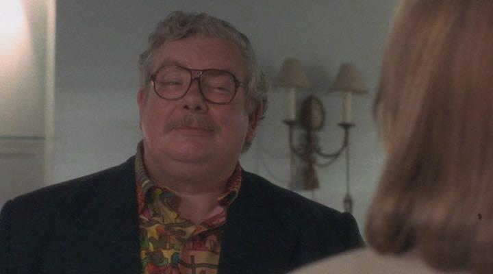 Кадр из фильма Во всем виноват посыльный / Blame It on the Bellboy (1992)