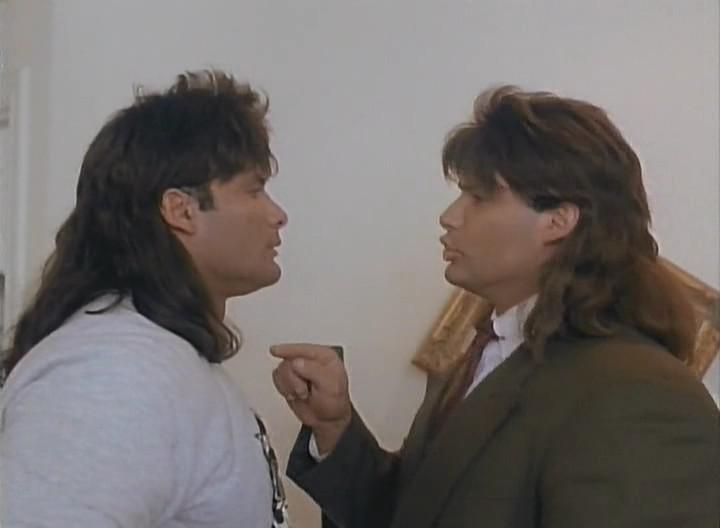 Кадр из фильма Двойные неприятности / Double Trouble (1992)