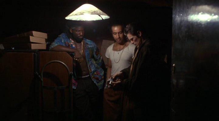 Кадр из фильма Чуткий сон / Light Sleeper (1992)