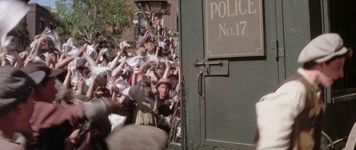 Кадр из фильма Продавцы новостей / Newsies (1992)