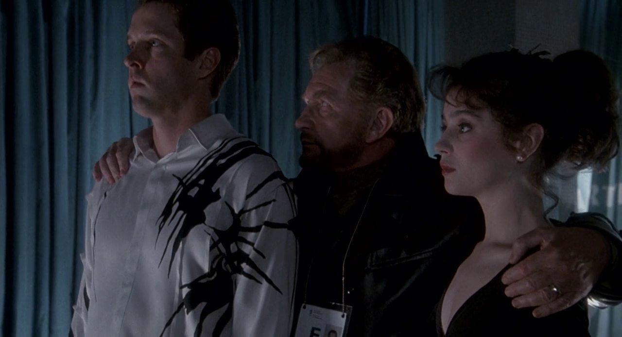 Кадр из фильма Золотой лед / The Cutting Edge (1992)