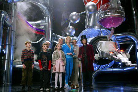 Кадр из фильма Чарли и шоколадная фабрика / Charlie and the Chocolate Factory (2005)