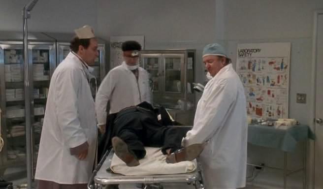 Кадр из фильма Недоумки / Brain Donors (1992)