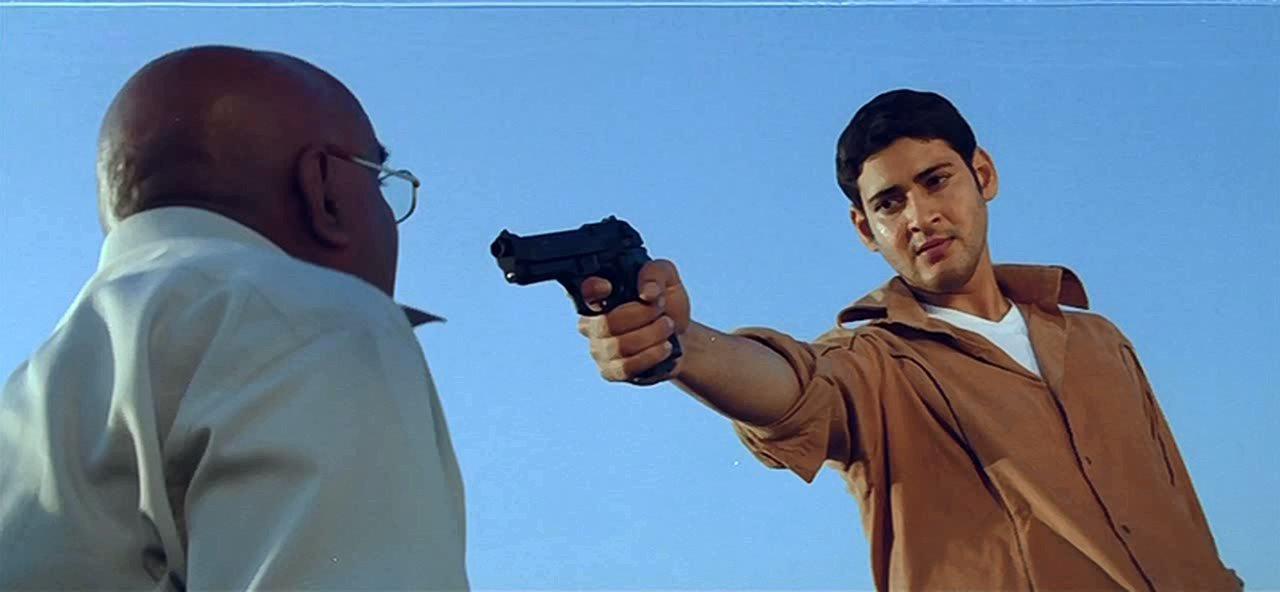 Кадр из фильма Под прицелом / Athadu (2005)