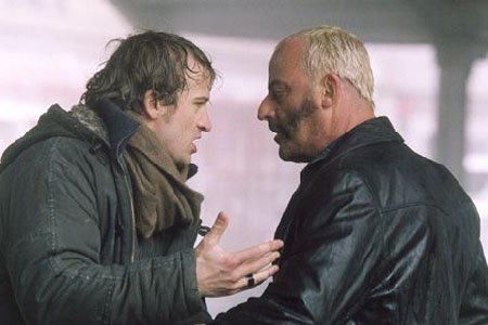 Кадр из фильма Империя волков / L'empire des loups (2005)