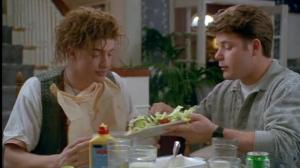 Кадры из фильма Замороженный Калифорниец / Encino Man (1992)