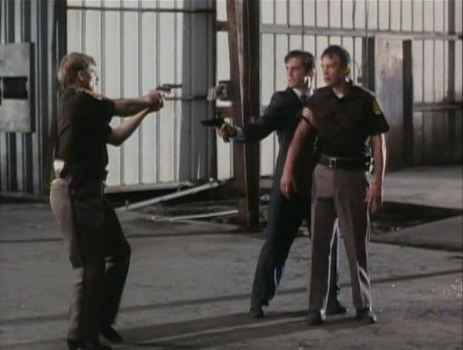 Кадр из фильма В сетях паутины / Center of the Web (1992)