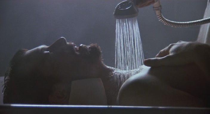 Кадр из фильма Танец на воде / The Waterdance (1992)