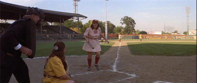 Кадр из фильма Их собственная лига / A League of Their Own (1992)