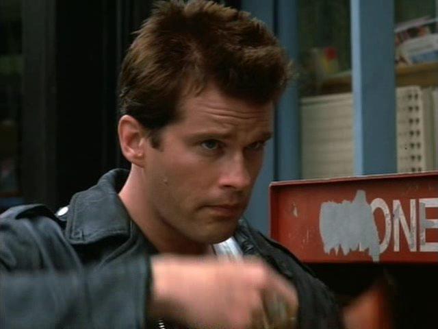 Кадр из фильма Кожаные куртки / Leather Jackets (1992)