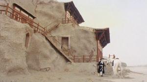 Кадры из фильма Таверна Дракона / San lung moon hak chan (1992)