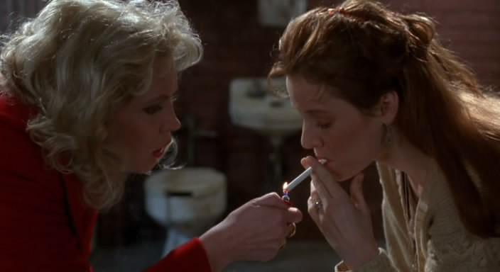 Кадр из фильма Пистолет в сумочке Бетти Лу / The Gun in Betty Lou's Handbag (1992)