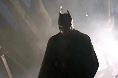Кадр из фильма Бэтмен: начало / Batman Begins (2005)