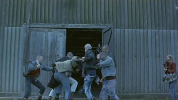 Кадр из фильма Скины / Romper Stomper (1992)