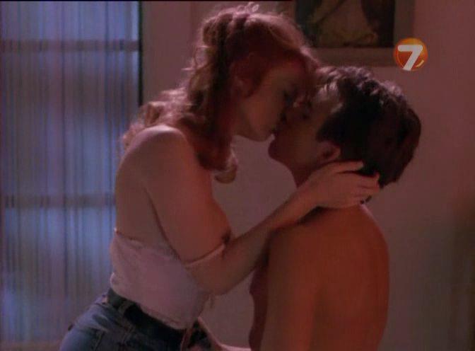 Кадр из фильма Спаси меня / Rescue Me (1992)
