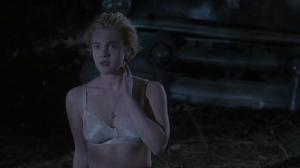 Кадры из фильма Без ума от оружия / Guncrazy (1992)