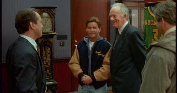 Кадр из фильма Могучие утята / The Mighty Ducks (1992)
