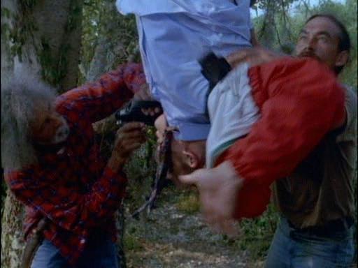 Кадр из фильма Полицейский отряд "Дельта" / Delta Heat (1992)