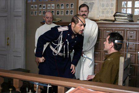 Кадр из фильма Статский советник (2005)