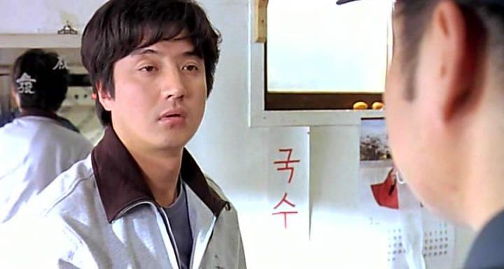 Кадр из фильма Близнецы / Yeokjeon-ui myeongsu (2005)