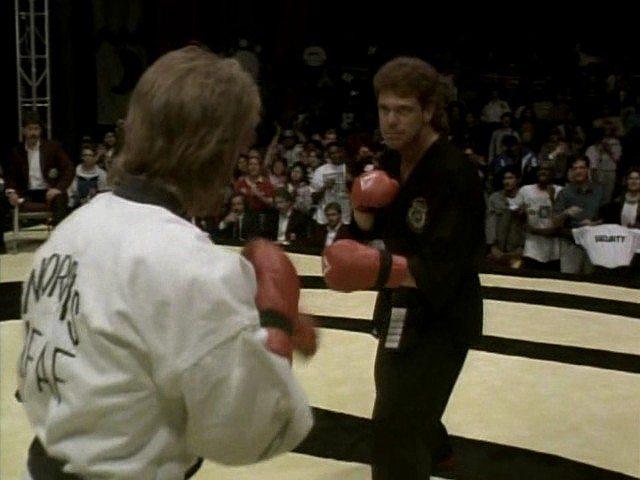 Кадр из фильма Парный удар / Sidekicks (1992)