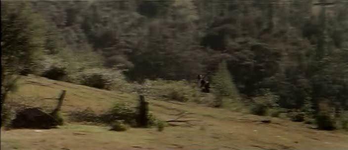 Кадр из фильма Любовь - дар божий / Sangram (1993)