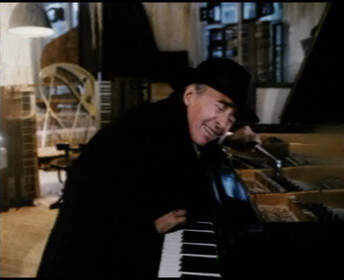 Кадр из фильма Мне скучно, бес (1993)