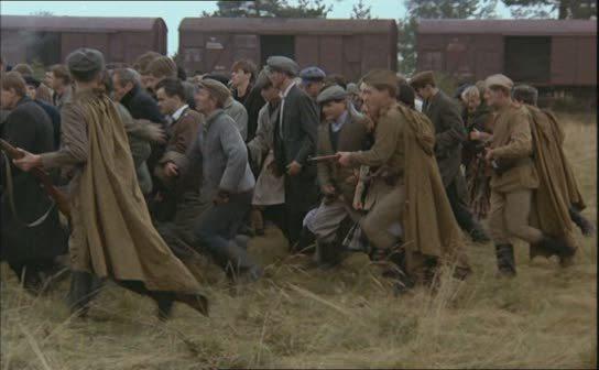Кадр из фильма Ветер с востока / Eastern Boys (1993)