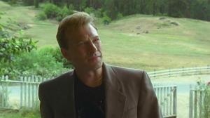 Кадры из фильма Некуда бежать / Nowhere to Run (1993)