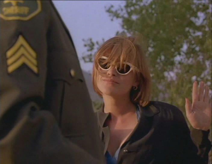 Кадр из фильма Впереди одни неприятности / Trouble bound (1993)