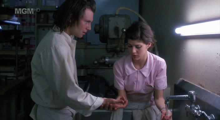 Кадр из фильма Дикое сердце / Untamed Heart (1993)