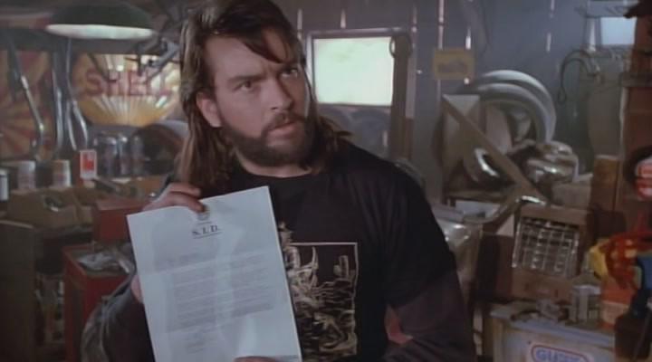 Кадр из фильма За пределами закона / Beyond the Law (1993)
