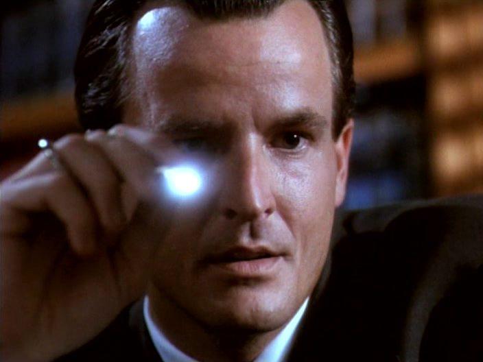 Кадр из фильма Влияние тела / Body of Influence (1993)