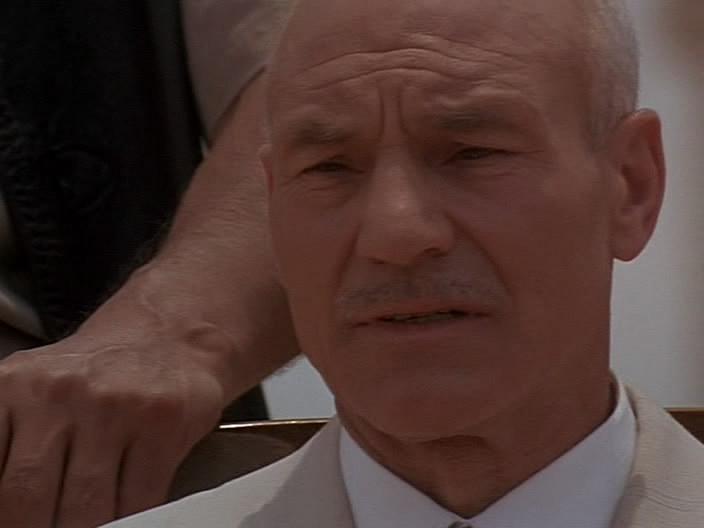 Кадр из фильма Стрелок / Gunmen (1993)