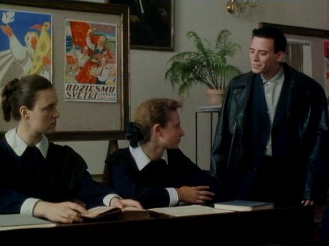 Кадр из фильма Красная жара / Red Hot (1993)
