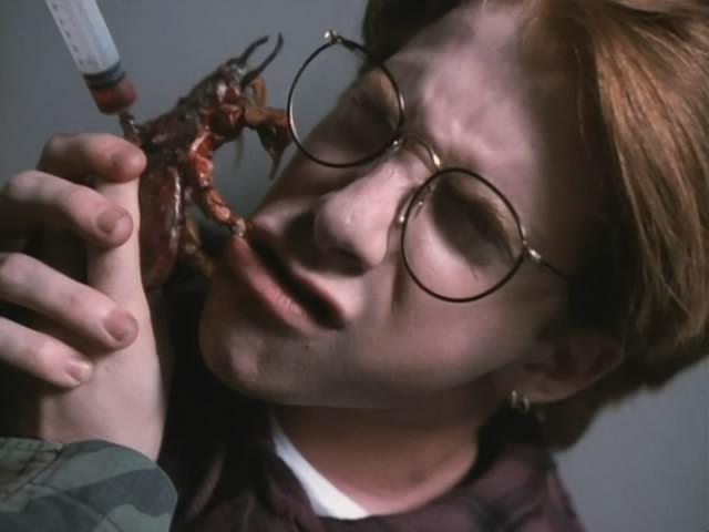 Кадр из фильма Клещи / Ticks (1993)