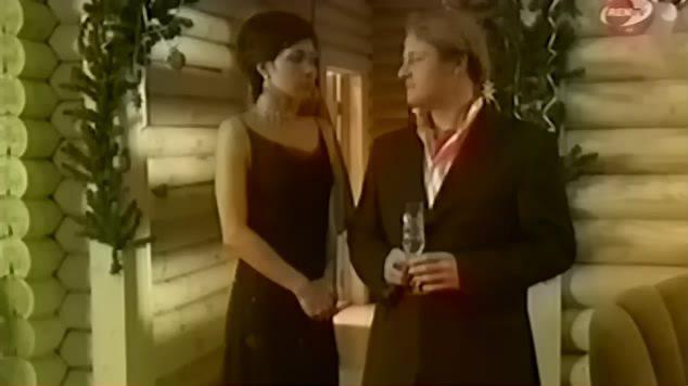 Кадр из фильма Двое у елки, не считая собаки (2005)
