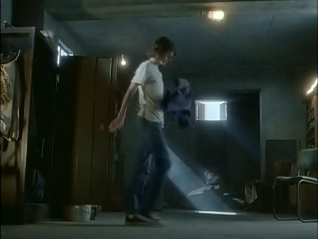 Кадр из фильма Цементный сад / The Cement Garden (1993)