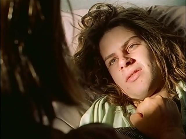 Кадр из фильма Цементный сад / The Cement Garden (1993)