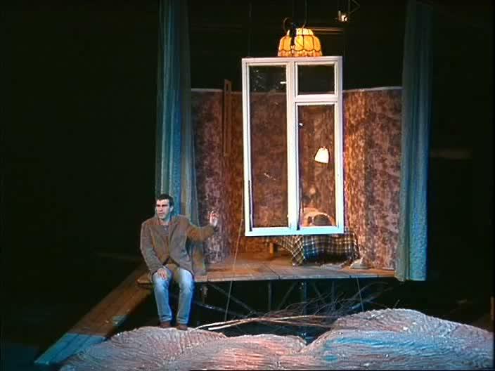 Кадр из фильма Евгений Гришковец "Планета" (2005)