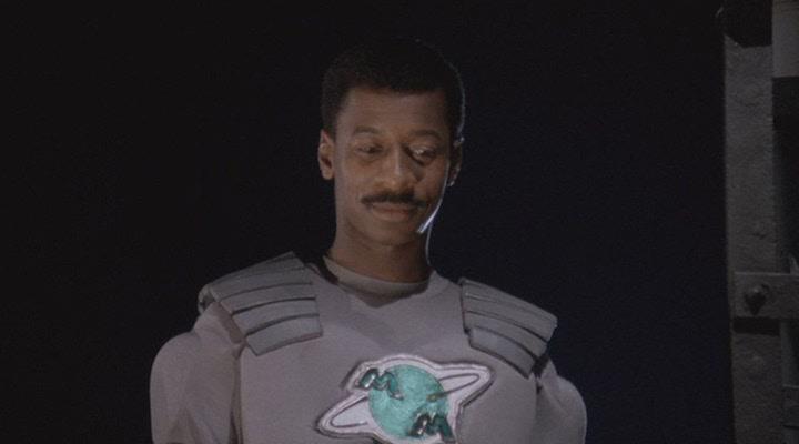 Кадр из фильма Человек-метеор / The Meteor Man (1993)