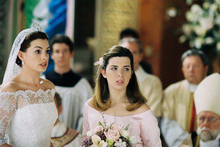 Кадр из фильма Дневники принцессы 2: Как стать королевой / Princess Diaries 2: Royal Engagement, The (2004)