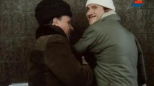 Кадры из фильма Самолёт летит в Россию (1994)