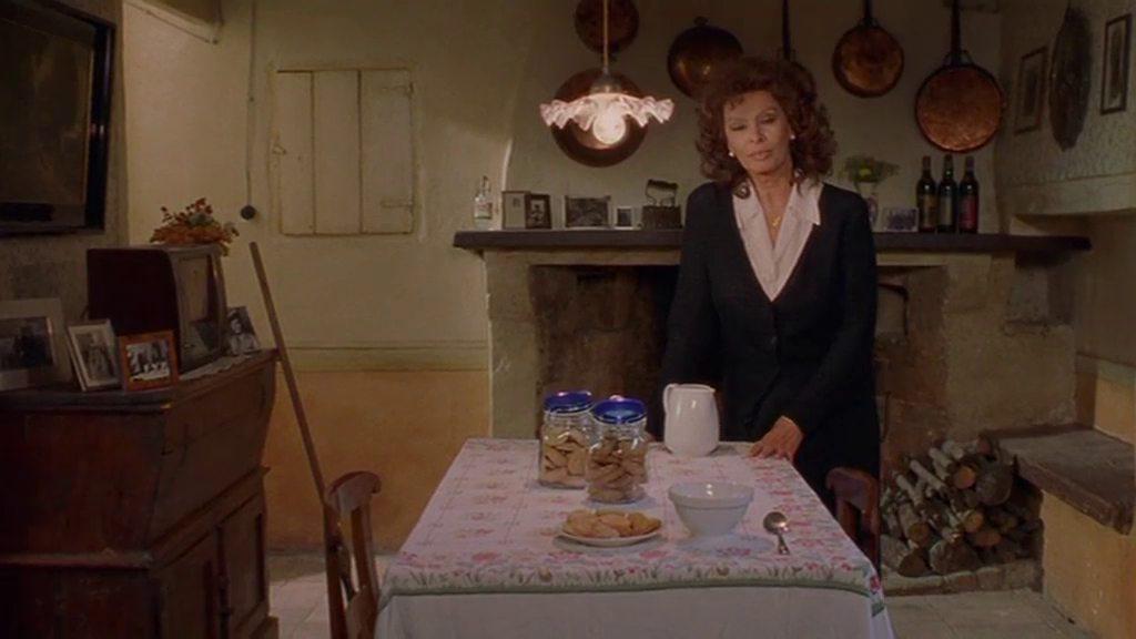 Кадр из фильма В стеклянном доме / Lives of the Saints (2004)