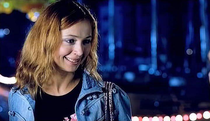 Кадр из фильма Слова и музыка (2004)