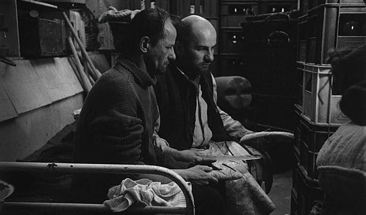 Кадр из фильма Сатанинское танго / Sátántangó (1994)