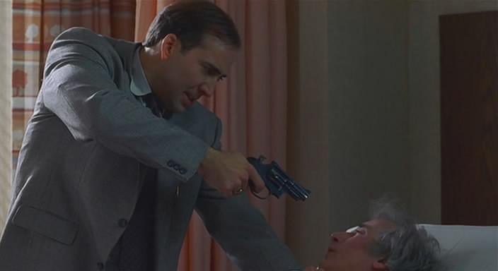 Кадр из фильма Телохранитель Тесс / Guarding Tess (1994)